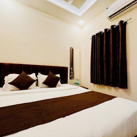 Hotel Hariom Palace Ujjain Exterior photo