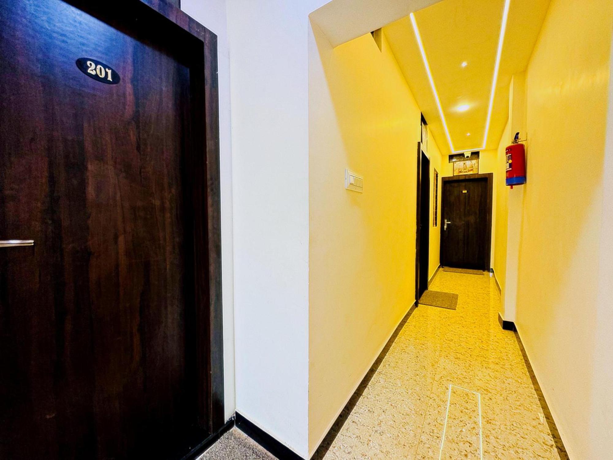 Hotel Hariom Palace Ujjain Exterior photo