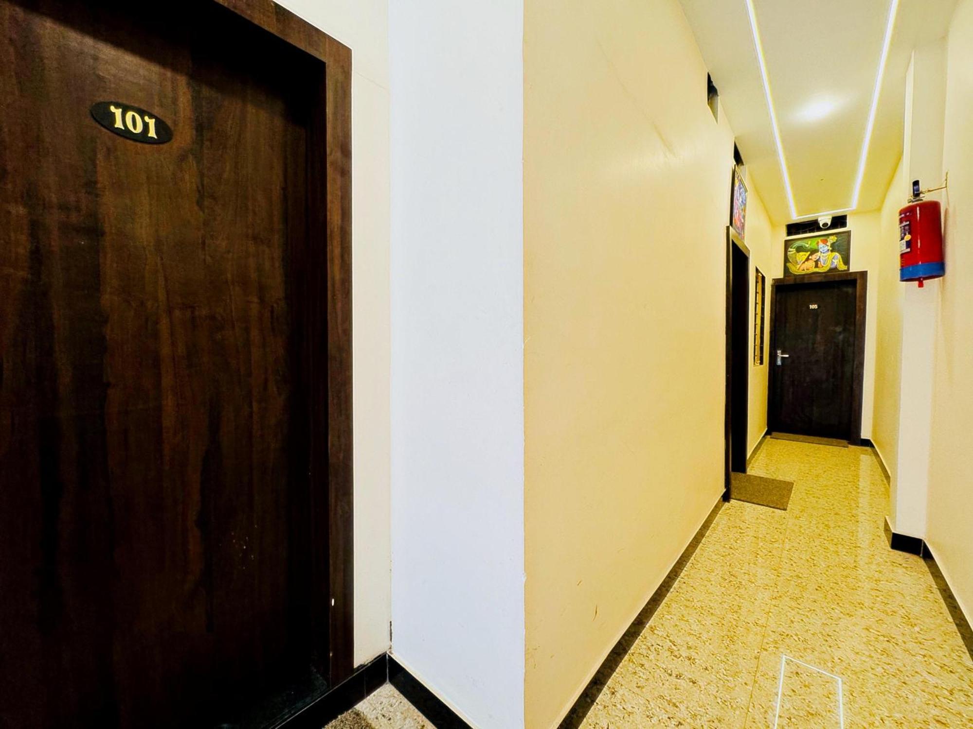 Hotel Hariom Palace Ujjain Exterior photo